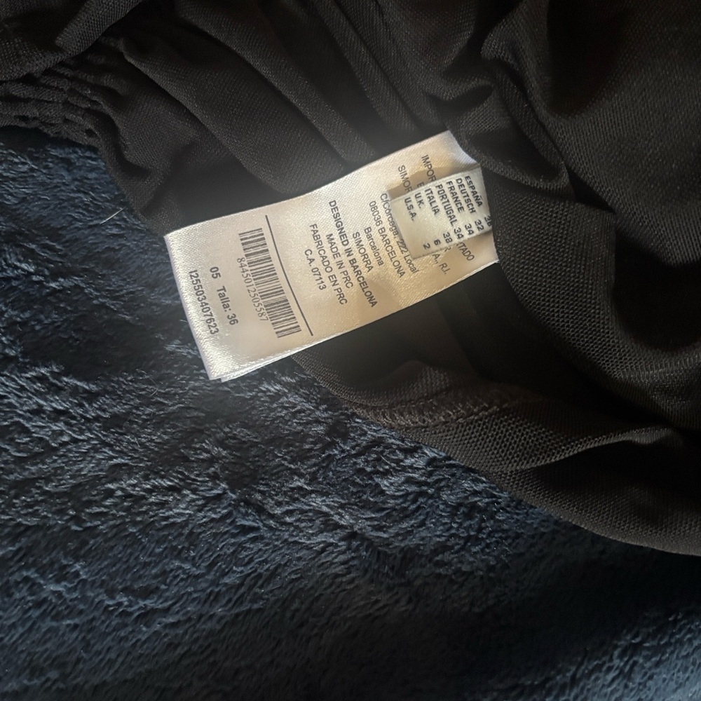 Simorra Black Ruched Top - Picture 7 of 8